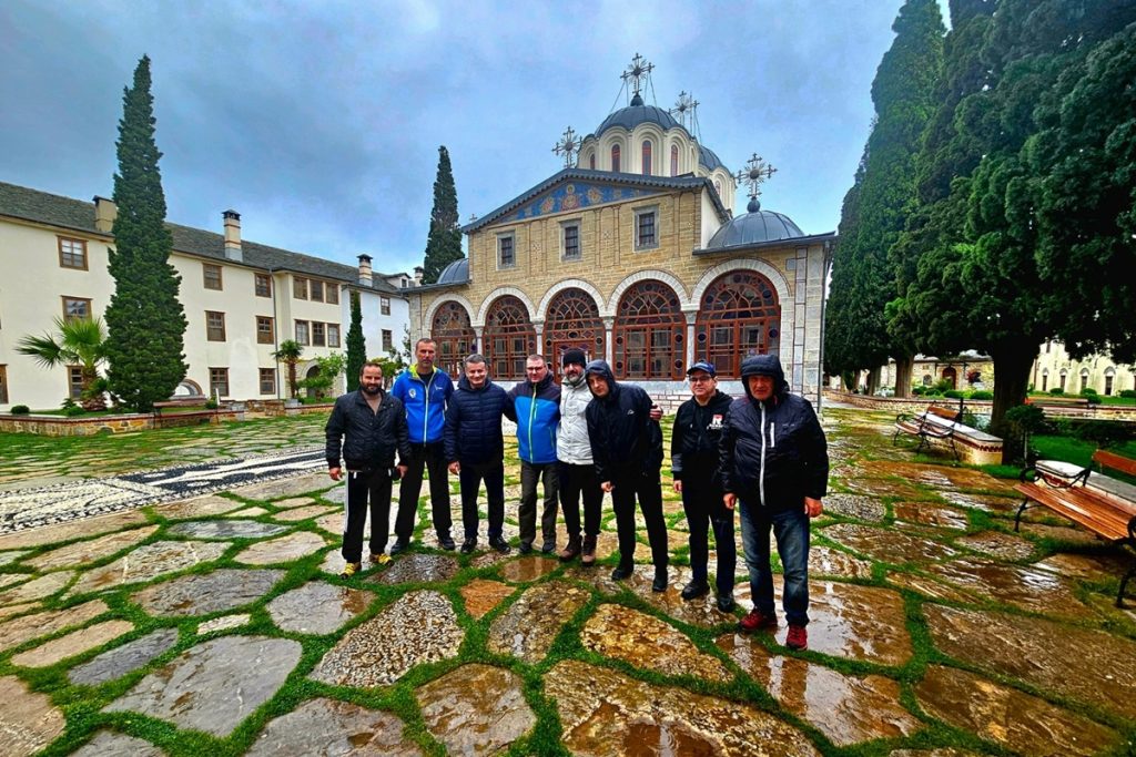 cristi minculescu muntele athos ghid montan