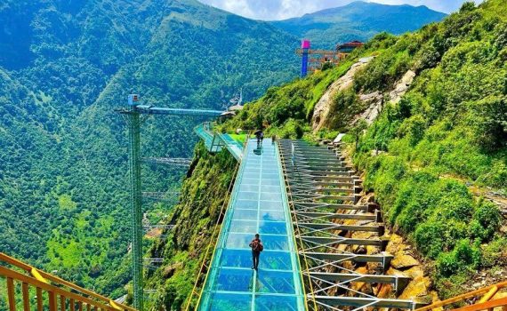 cristi minculescu excursie vietnam