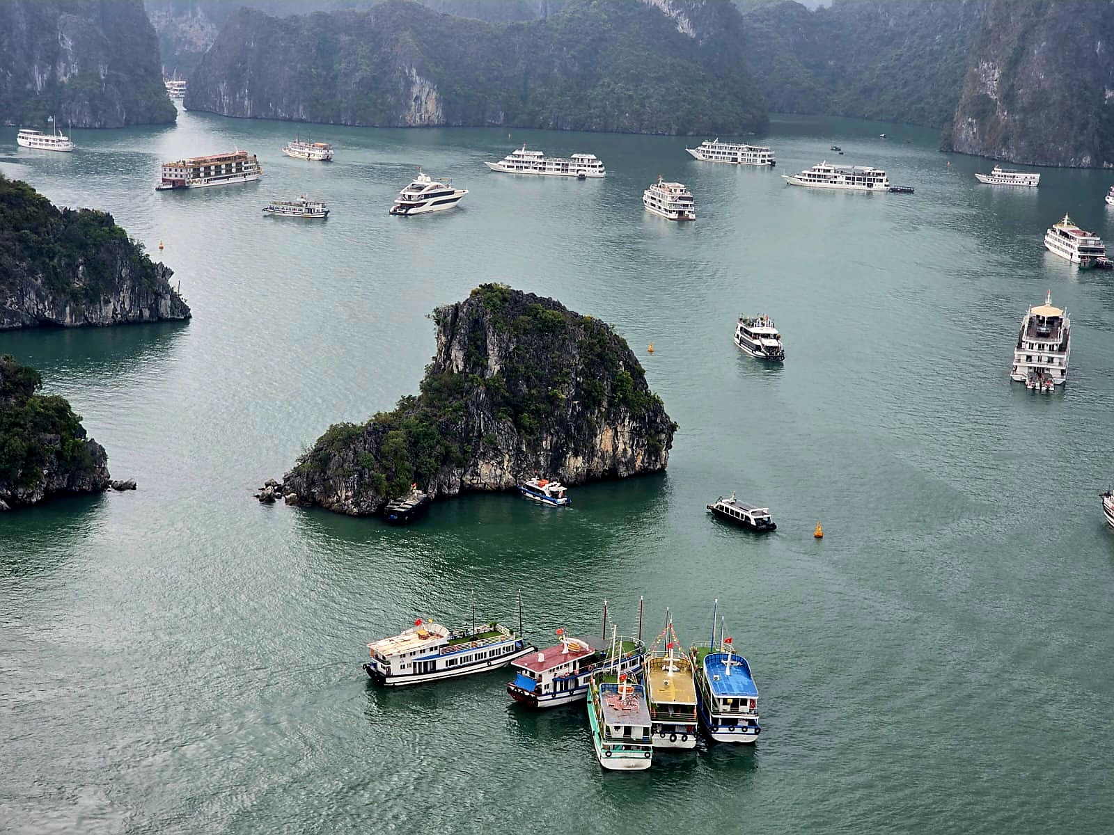 excursie vietnam cristi minculescu ghid